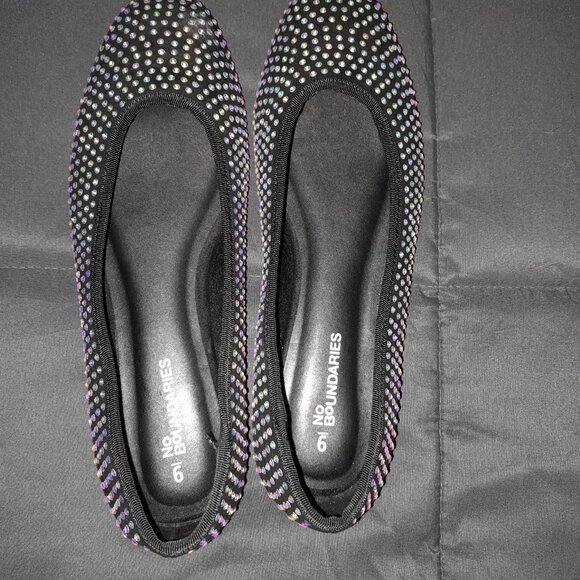 New No Boundaries Sparkle Flats - Picture 2 of 5